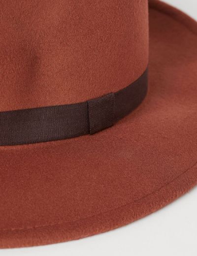 Slika Classic Red Hat